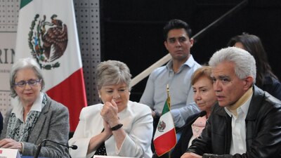 Arribaron al AICM en punto de las 12:17 horas de este domingo 7 de abril