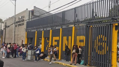 La Prepa 6 fue tomada por encapuchados