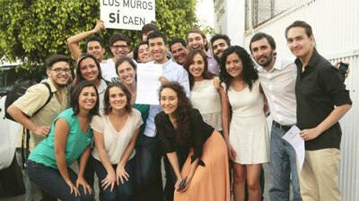 Pedro Kumamoto y los jóvenes que participarán en La ocupación: festeja lo posible