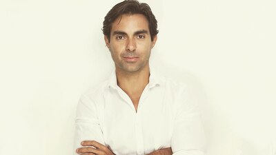 El cantante preside la comisión de Deporte en San Lázaro