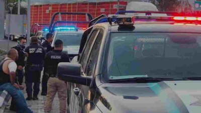 Además de las personas detenidas, se aseguraron dos armas cortas hechizas