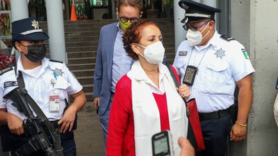 La investigadora acudió a la Fiscalía Especializa en Materia de Delincuencia Organizada.