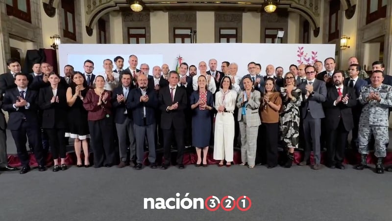 Sheinbaum acuerda con gasolineros fijar en 27 pesos el precio del diésel