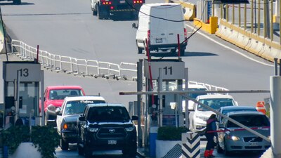 En la caseta de peaje “La Venta” ingresan 28 vehículos y salen 23 por minuto