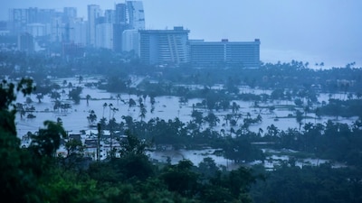 Fue una de las más afectadas por el huracán John, por ello temen rapiñas