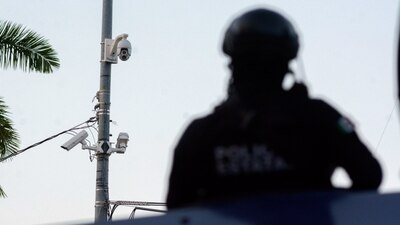 Ayer domingo fueron dañadas a balazos al menos 65 cámaras de vigilancia