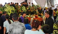 Con funeral público, dan último adiós a Carlos Manzo, alcalde asesinado de Uruapan