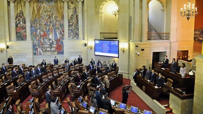 Sin la participación de la oposición, los legisladores aprobaron el nuevo documento