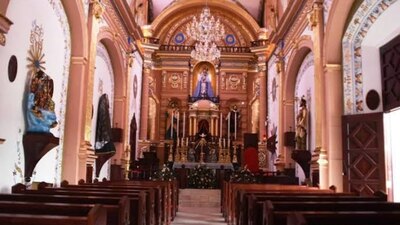 Los habitantes señalaron que no oficia misas por miedo a un nuevo ataque