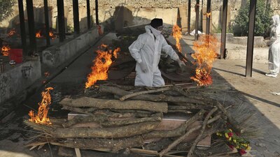 El país asiático lleva 218 mil 959 fallecimientos.
