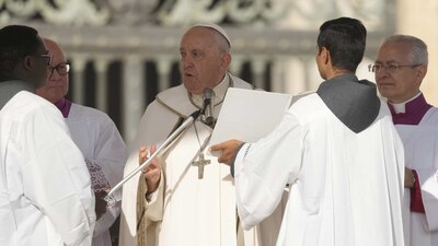Pidió a la Iglesia del mundo dedicar el próximo martes, a la oración y al ayuno