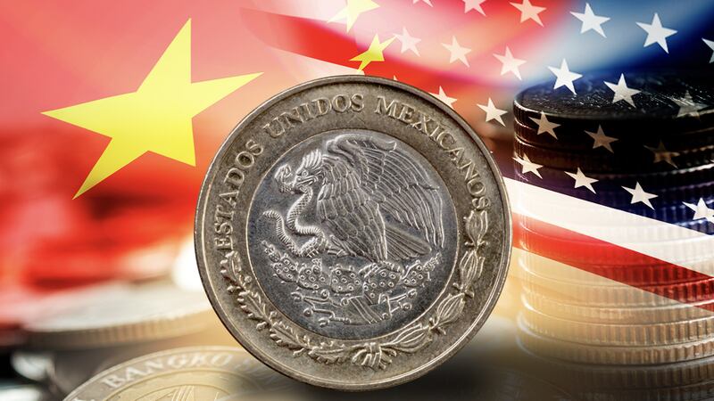 Se ‘va’ el superpeso y moneda mexicana cae ante el dólar 1.18% este jueves