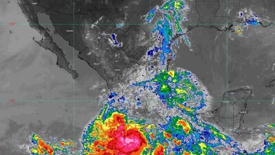 El huracán se desplaza hacia el oeste-noroeste
