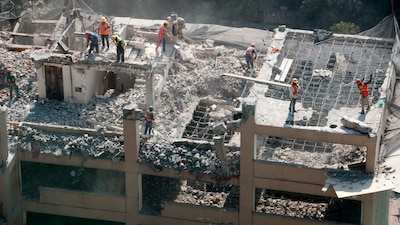 Las obras de demolición en el edificio de Génova 33 afectado por el sismo del 19 de septiembre