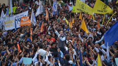 El precandidato del PAN dice que la pelea será solo entre Morena y el PAN