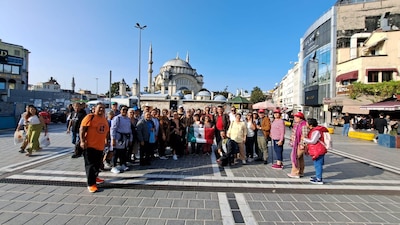 Ya habían recorrido Turquía, la mezquita de Suleiman y pasaron por el Estrecho de Estambul