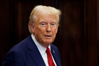 Trump contesta a protestas de Petro con 25% de aranceles para Colombia