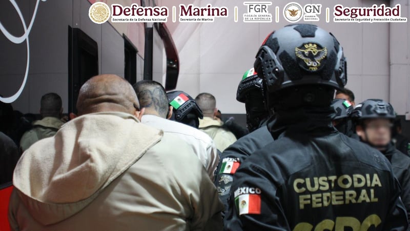 Reubican a 60 reos en diferentes penales del país bajo fuerte operativo de la GN, SSPC y Defensa