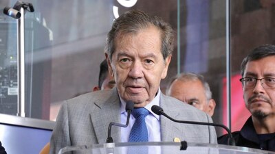 Para Muñoz Ledo, AMLO ve los temas de política exterior como de política interna y una oportunidad para ganar votos.