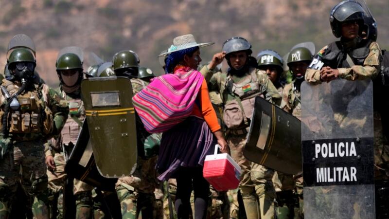 Bolivia acusa que ‘grupos irregulares’ retuvieron a más de 200 militares