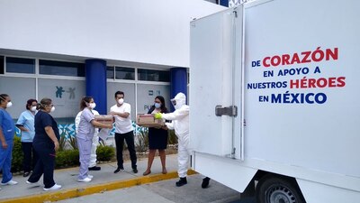 Los trabajadores de Bimbo acudne a los hospitales para entregar el lunch
