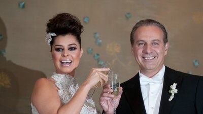 Juan Collado durante su boda con la actriz Yadhira Carrillo