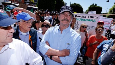Pidió a los ciudadanos que no participen en la consulta que el propio López Obrador promovió.