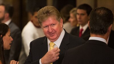 Las acciones repuntaron después de que se dio a conocer que la venta de Banamex no se concretará con el grupo de Larrea