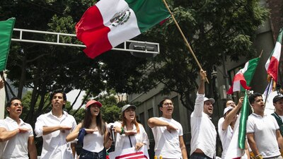 A la marcha se han dado cita barras de abogados, estudiantes de Derecho, profesores, y trabajadores del Poder Judicial