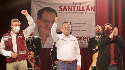 El aspirante morenista estuvo acompañado del Héctor Ulises García y Citlali Hernández