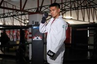 HISTORIA: De luchar contra el COVID-19 en el IMSS a debutar en la UFC