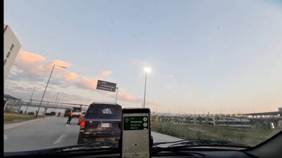 El youtuber conocido como Lord Molécula se extravió en su camino al AIFA, después de tres horas y media logró encontrar el aeropuerto