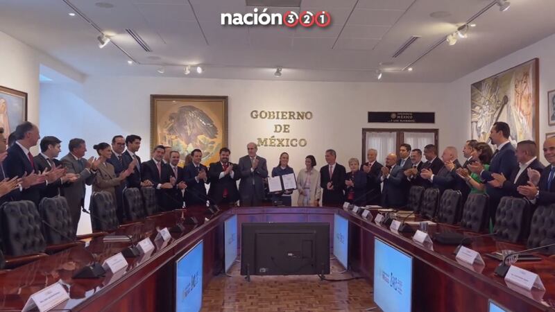 Renueva Sheinbaum acuerdo con gasolineros para mantener tope al precio de la gasolina