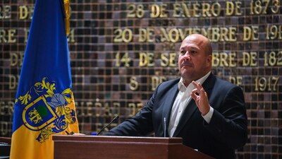 Enrique Alfaro señaló que decidió continuar defendiendo a su estado