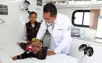 ¿Cuánto ganará un médico familiar del IMSS con el aumento del 8%?