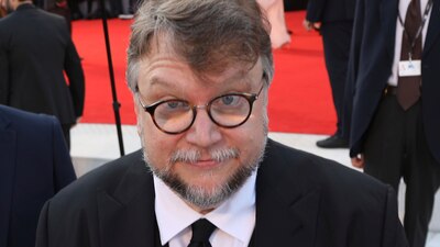 Guillermo del Toro cree qu ela mejor forma de cambiar al país es retribuir algo a la sociedad