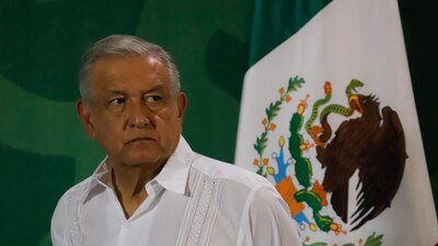 López Obrador reprochó a los funcionarios la escasez de medicamentos