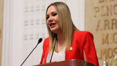 También solicitó cambiar los datos de toda calle o avenida que lleven sus nombres.