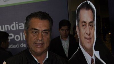 El equipo de 'el Bronco' hace trampa en la recolección de las firmas, reveló una investigación de Reforma