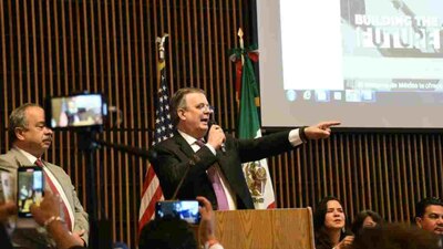 El canciller se encuentra en Los Ángeles para participar en la Cumbre de las Américas
