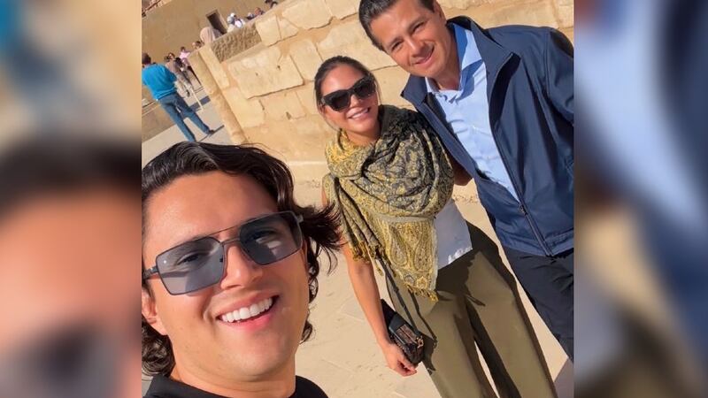 ¿Será? Influencers presumen fotos con Peña Nieto en Egipto