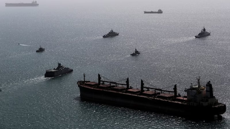 Irán autoriza tránsito por el Estrecho de Ormuz a buques con ayuda humanitaria