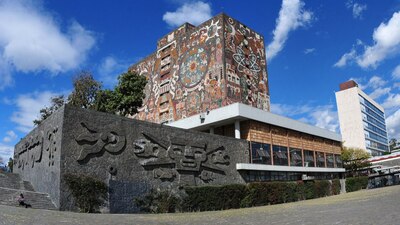 La casa de estudios respondió a los embates del presidente