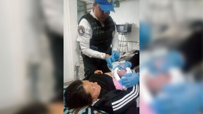 Tras el parto, tanto la pequeñita y como su madre fueron trasladadas al Hospital Materno 2, en Magdalena Contreras.