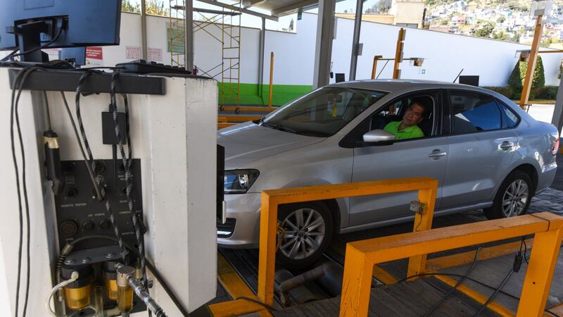 Edomex anuncia condonación del 100% en multas por verificación extemporánea