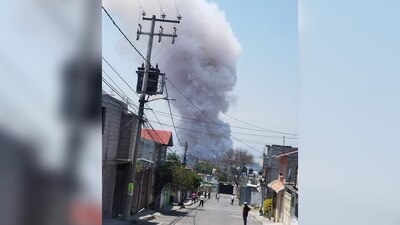 Bomberos atienden el incendio