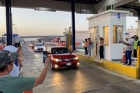 Maestros de la CNTE toman caseta Mérida-Cancún; permiten libre paso de automovilistas