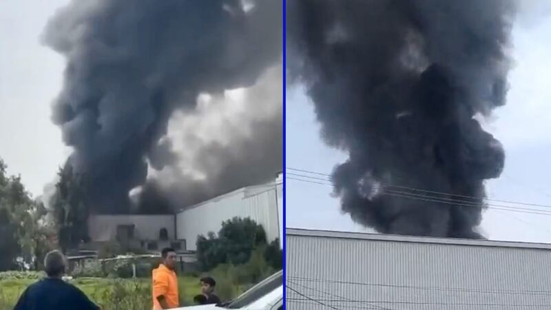 Reportan fuerte incendio en nave industrial con aceites en Tultitlán, Edomex