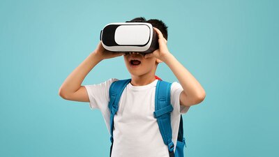 Por no comprarle unos lentes de realidad virtual, un niño baleó a su mamá.