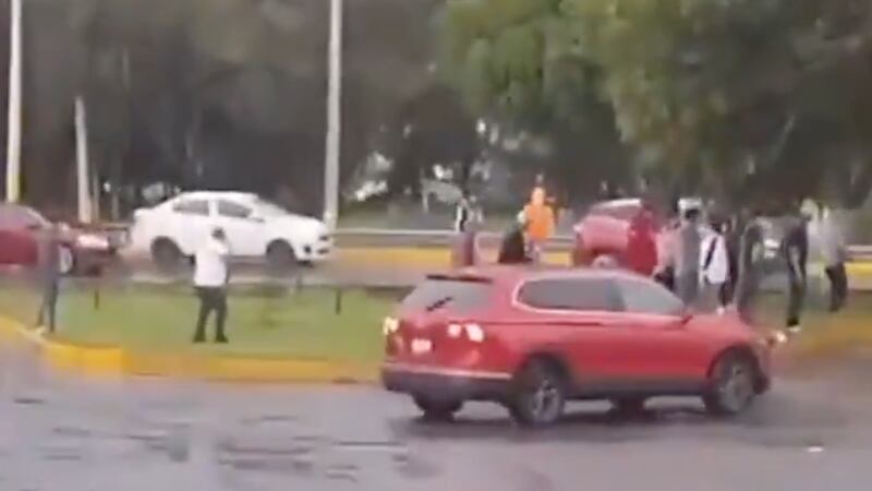 Balacera afuera del Estadio Cuauhtémoc deja 1 persona muerta y otra herida